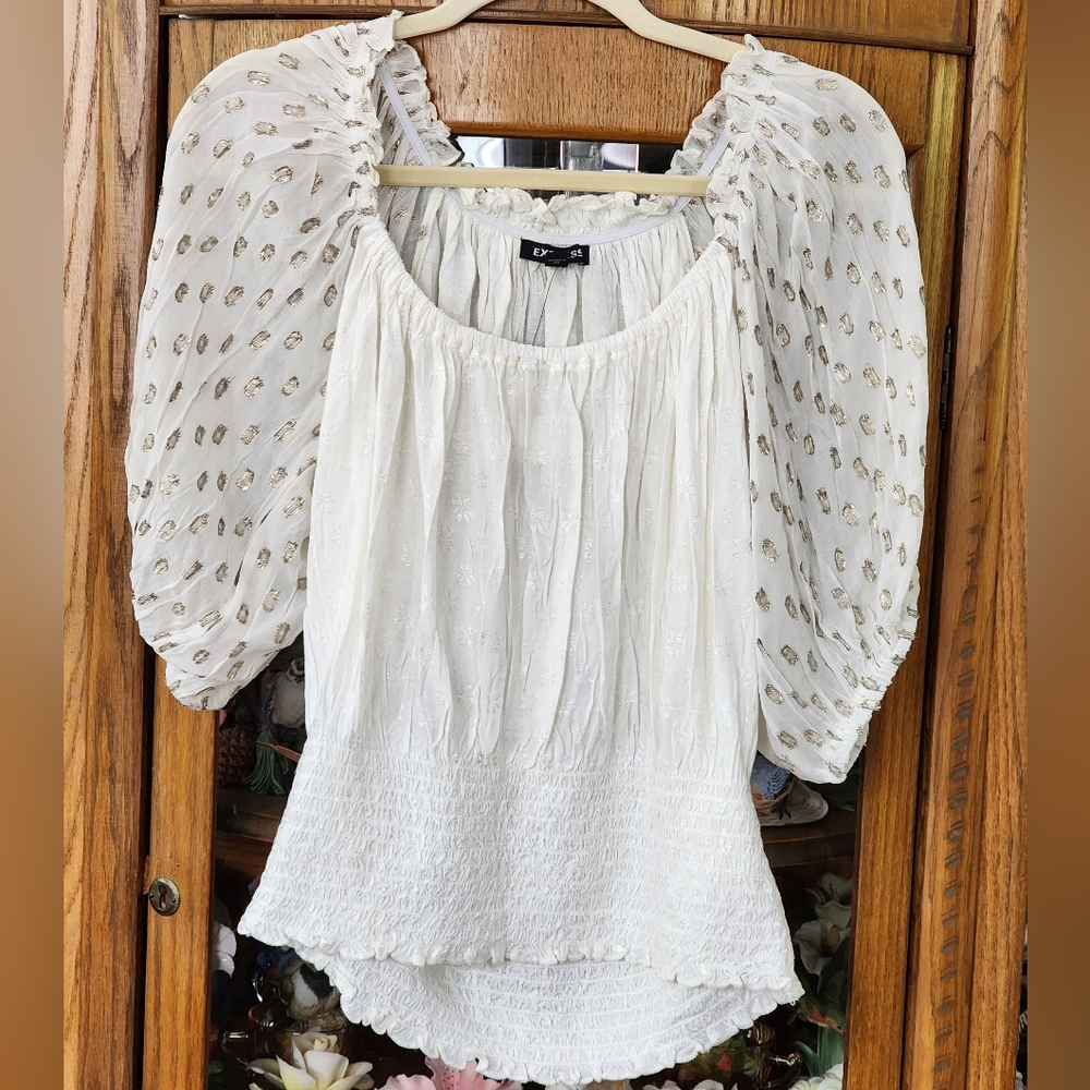 NWT Express Puff Sleeve Top Size M